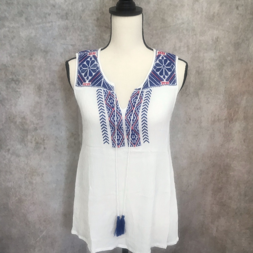 Solitaire Embroidered Crepe Shirt, size L